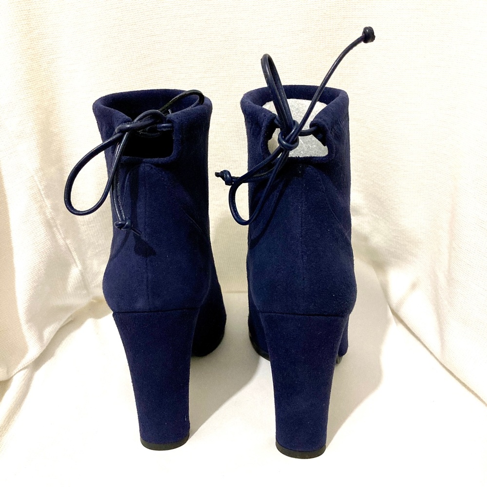Your Blue Suede Shoes: New Stuart Weitzman, Mitten Back-Tie Booties, Size 6 - Picture 3 of 8